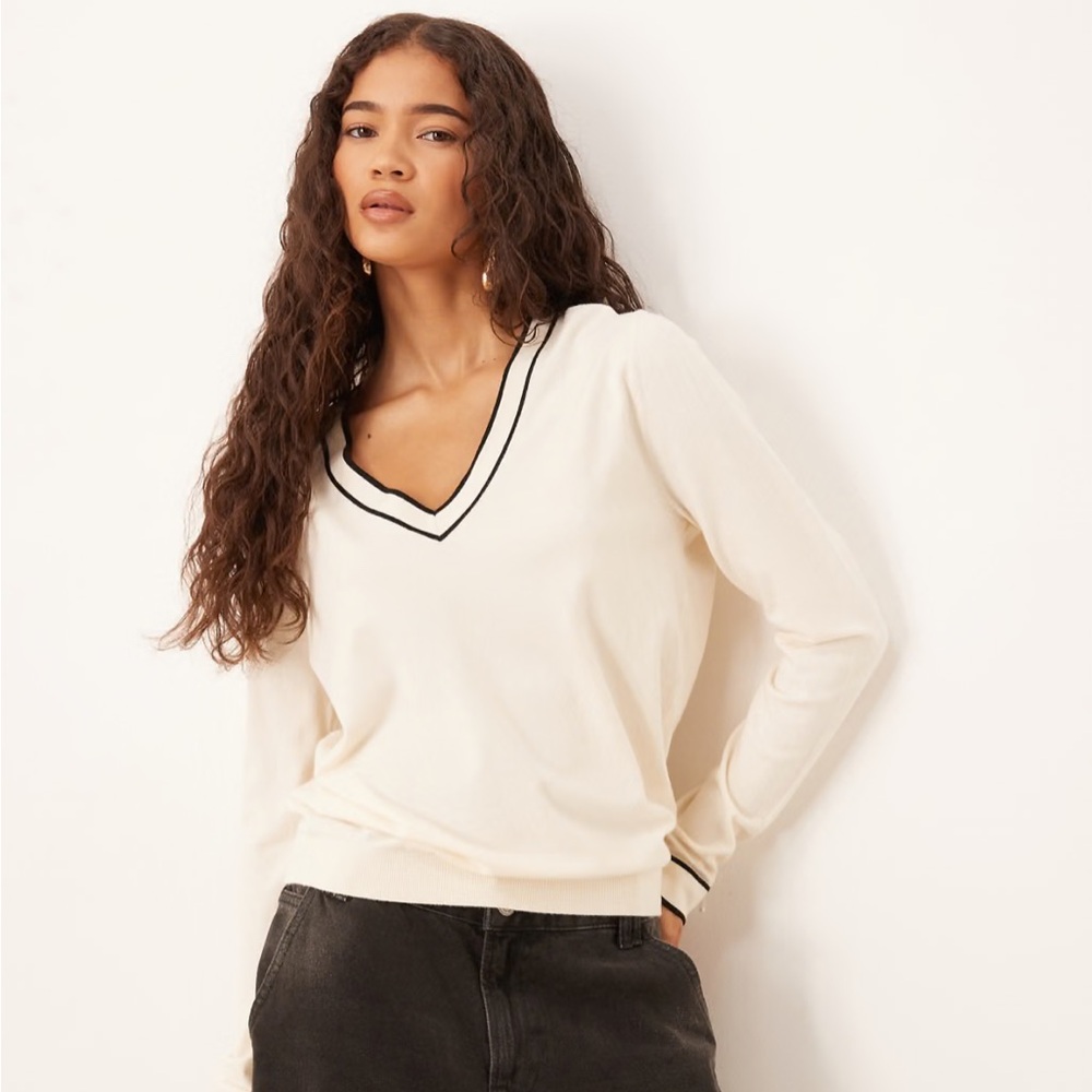 Mango Cream V-Neck Sweater